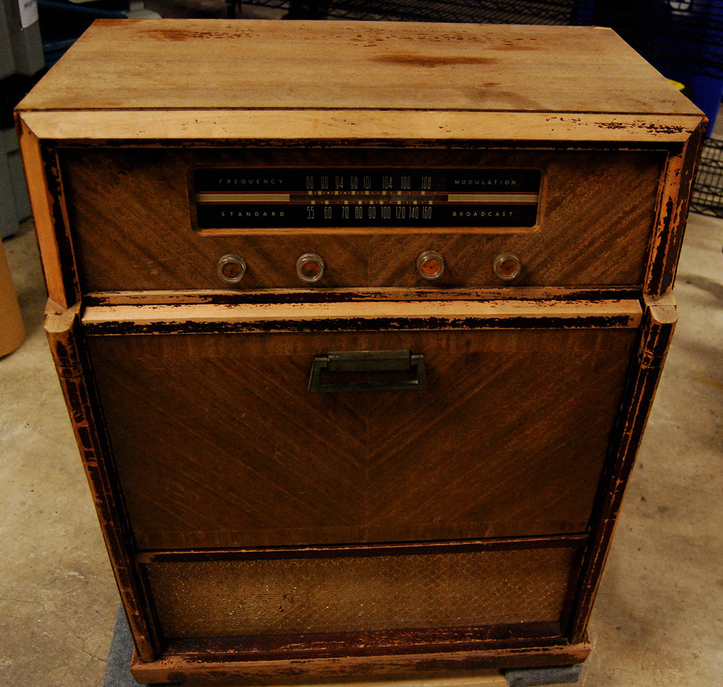 [Image: radio1-front.JPG]