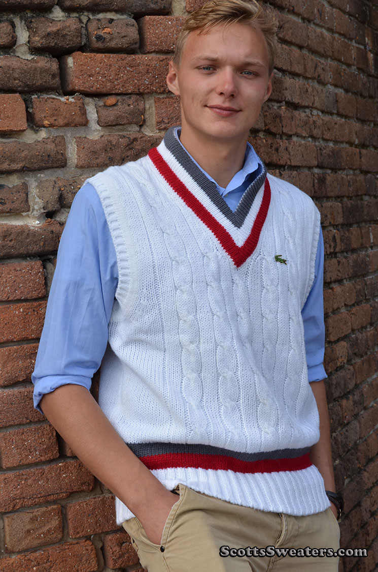 klinke sandwich Arctic 124-005Gry-Red Izod Lacoste Tennis Sweater Vest