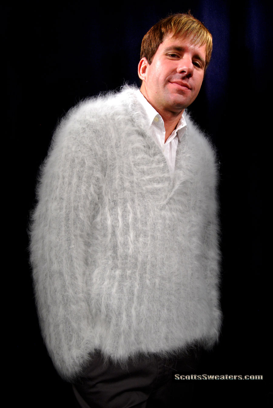 602-074 Men's GUCCI Angora Sweater