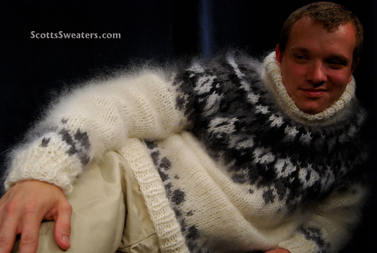 609-078 Men's Turtleneck Mohair Sweater with a touch of Angora