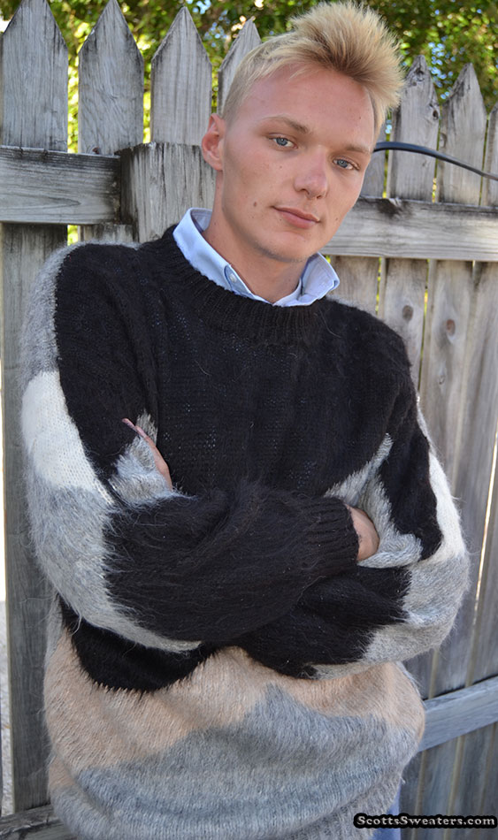 615-015 Men's Crewneck Alpaca Sweater