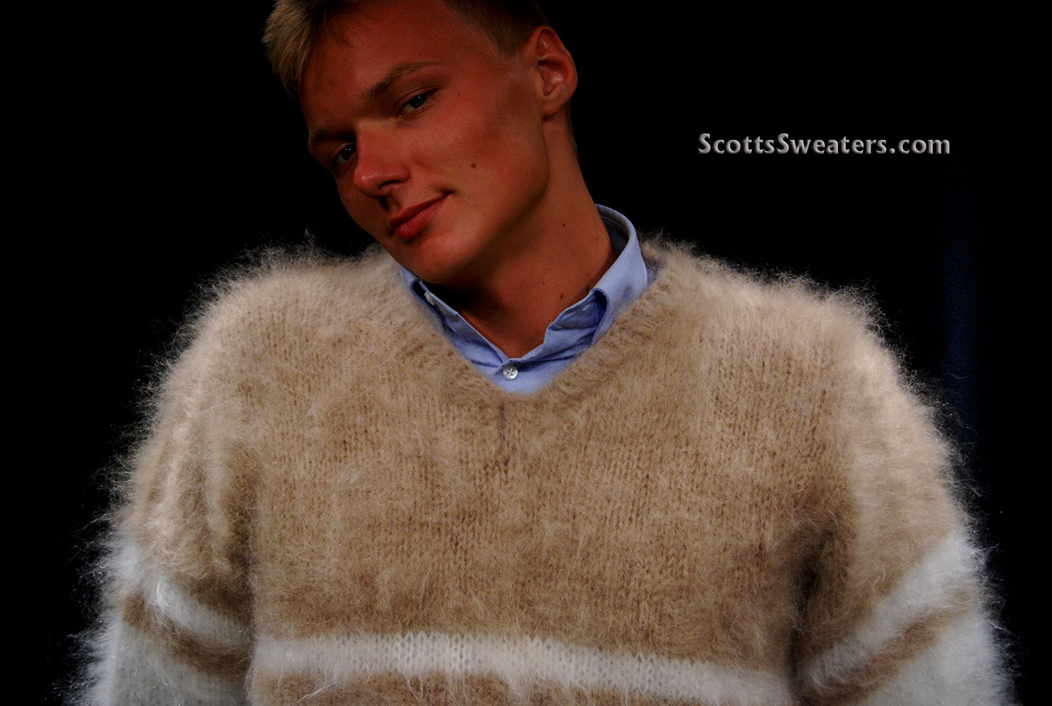 700-013Kid Men's Kid Mohair Sweater