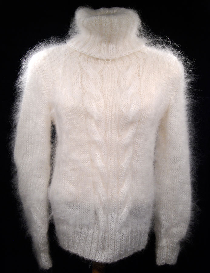 700-019 Mohair T-neck Sweater