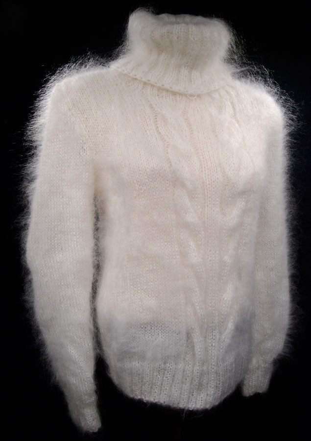 700-019 Mohair T-neck Sweater