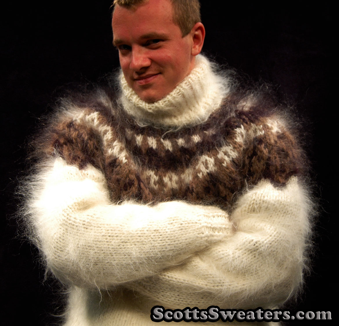 700-099 New Fuzzy Turtleneck Mohair Sweater