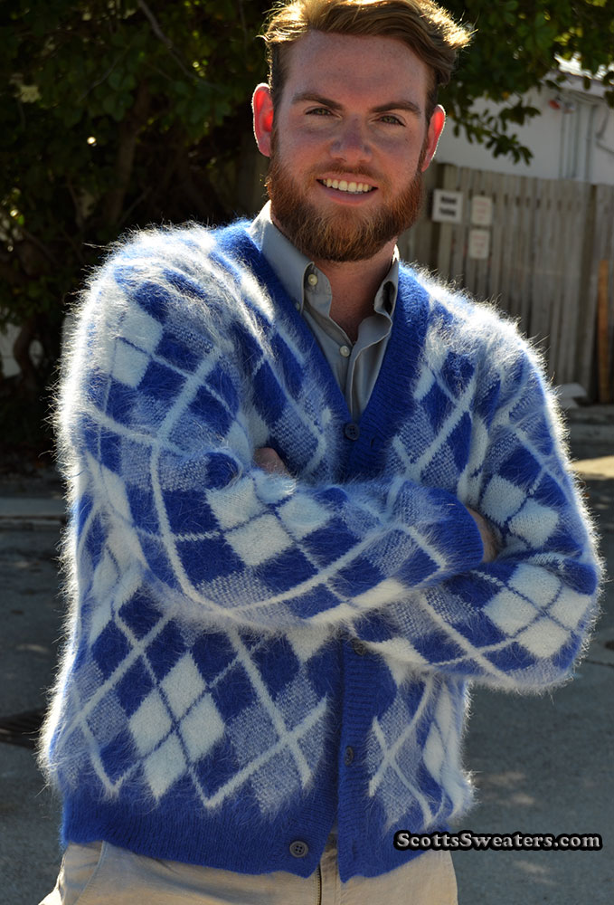 701-025arg Men's angora Cardigan in Argyle Design