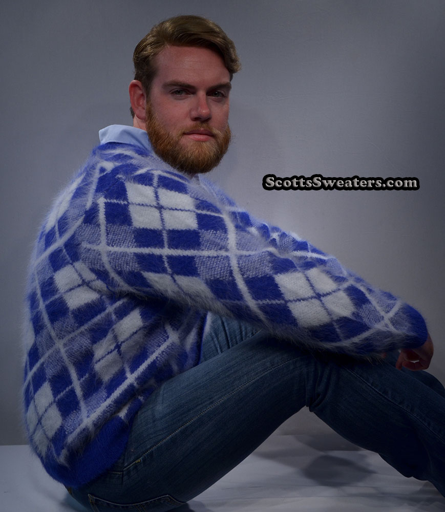 701-025arg Men's angora Cardigan in Argyle Design