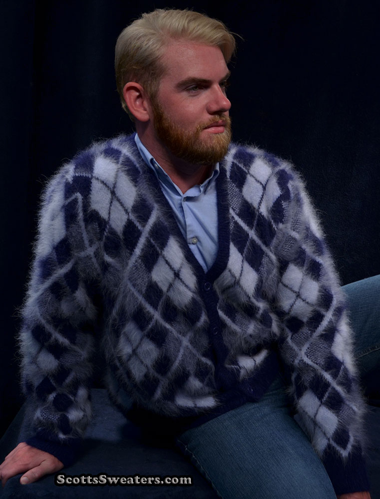 701-025arg Men's angora Cardigan in Argyle Design